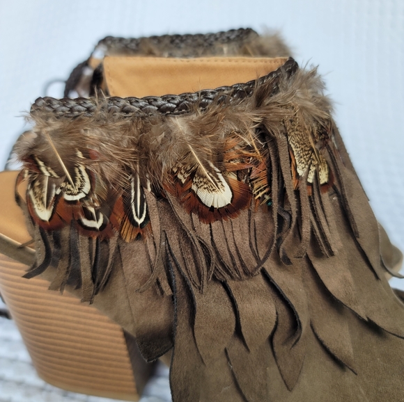 Exotic feather boots sandals - Picture 2 of 3